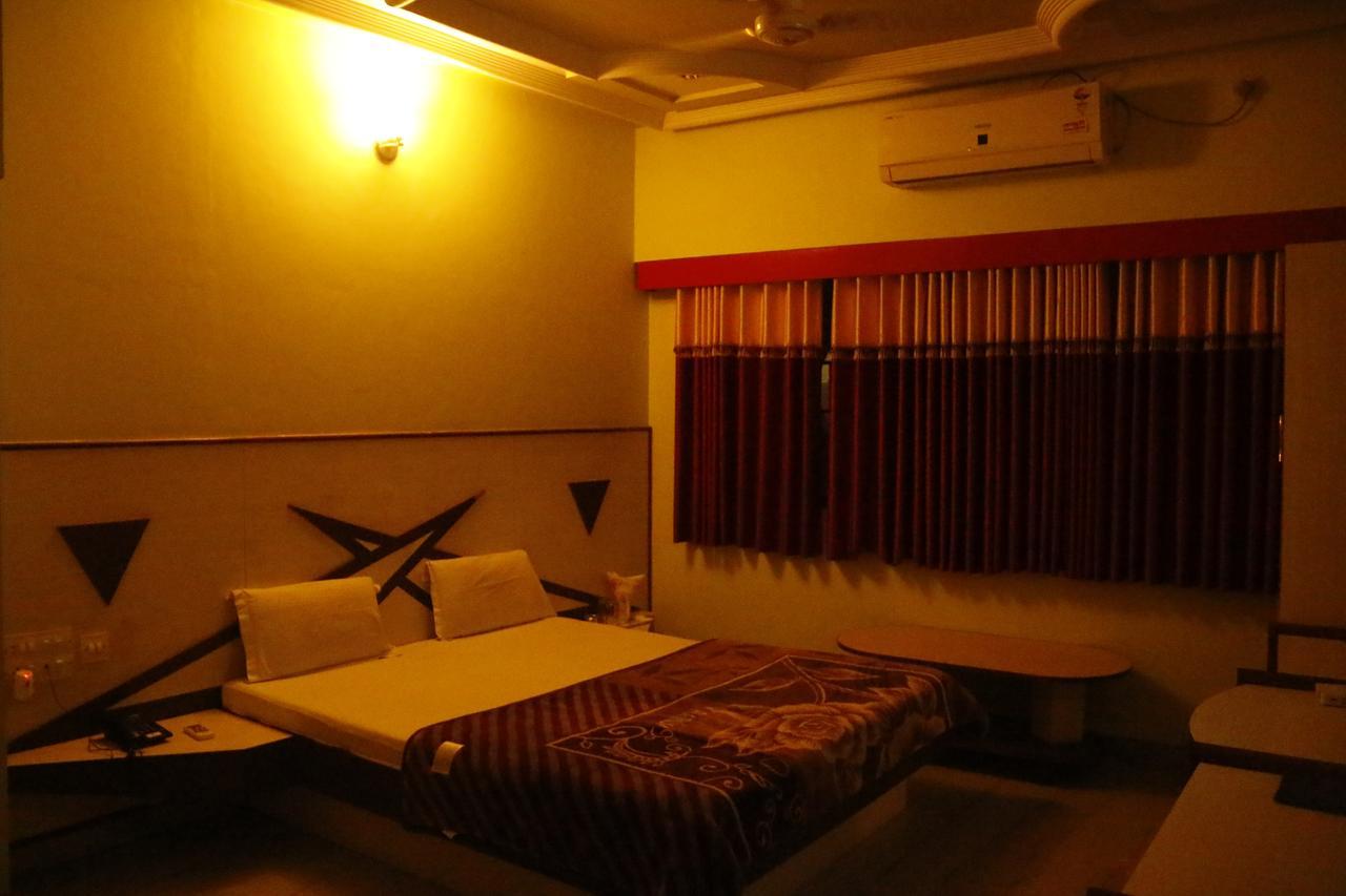 Hotel Relax Inn Banswara Buitenkant foto