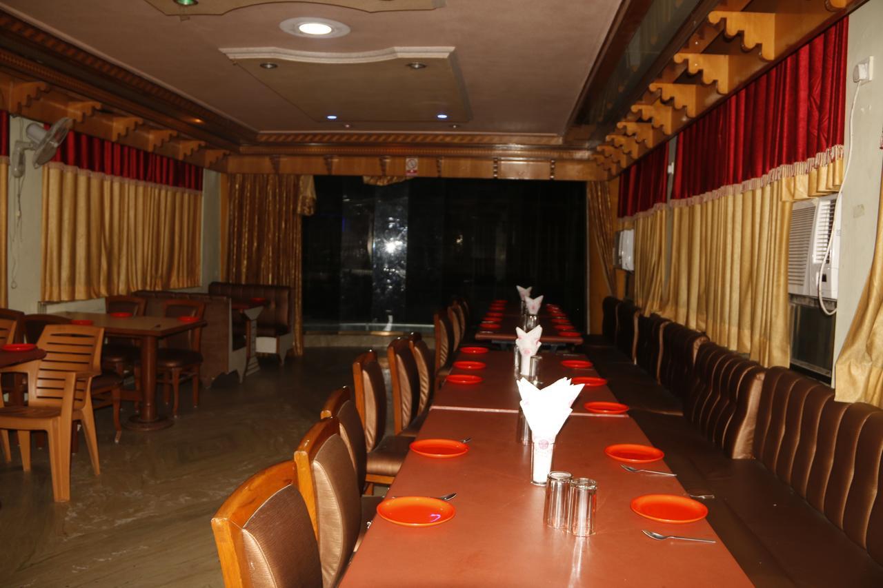 Hotel Relax Inn Banswara Buitenkant foto